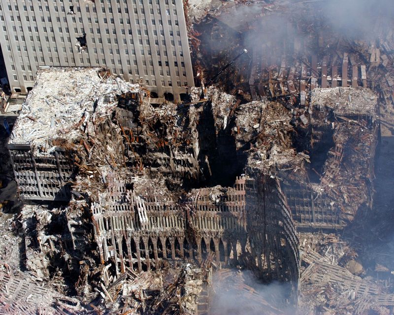 vista del complesso del WTC dopo i crolli