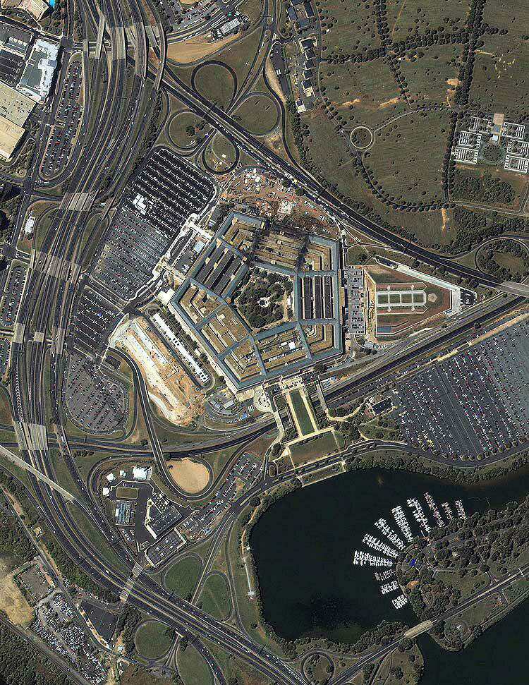 Pentagono dal satellite