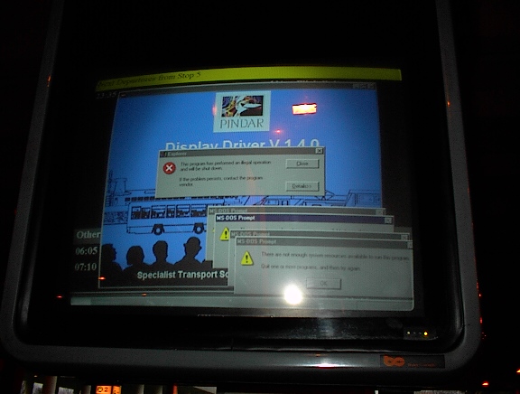 [tabellone autobus londinese in panne]